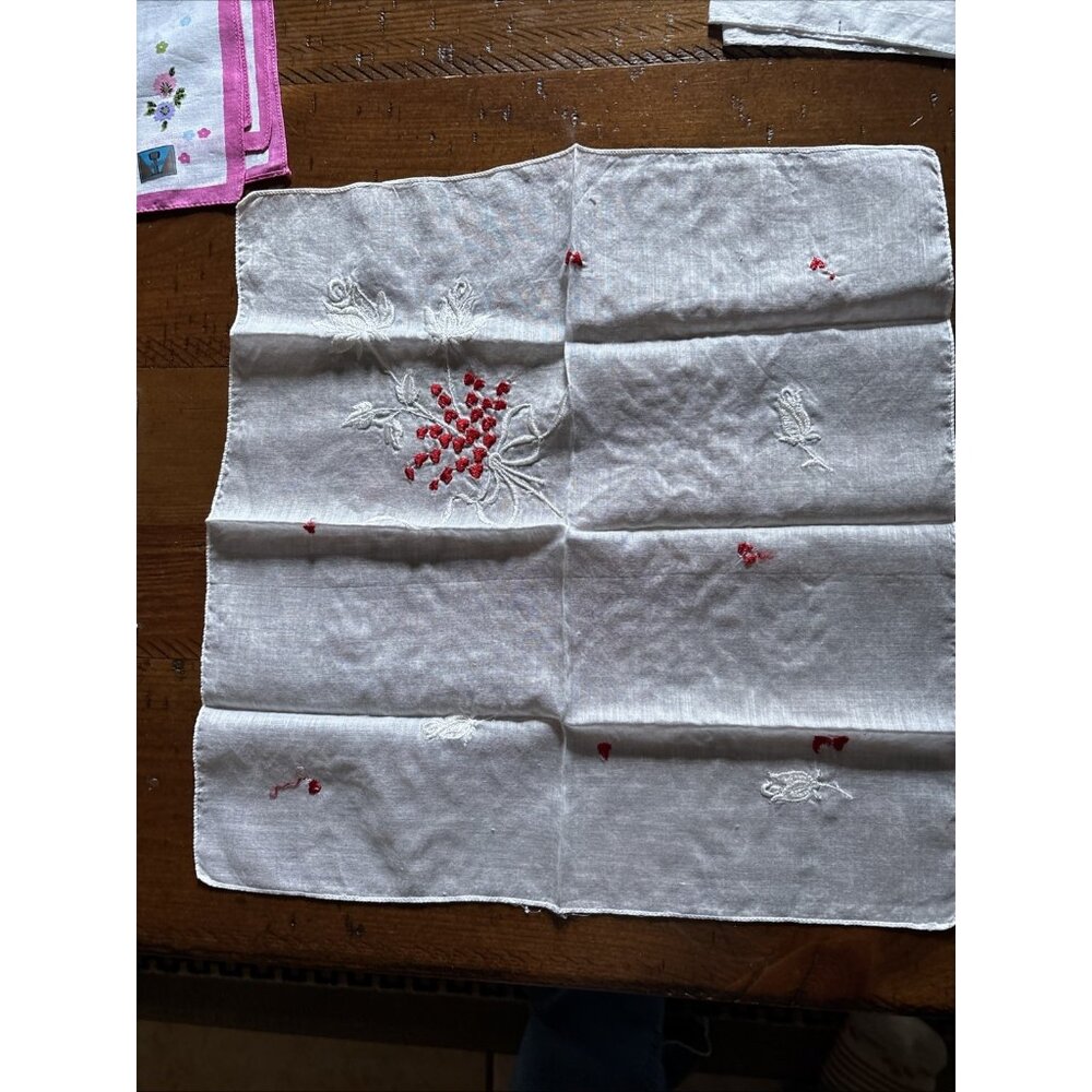 Collection Of Handkerchiefs Nine Total V-day Spring - Picture 11 of 14